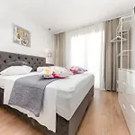 Seaview Nives Apartment Brela