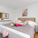 Seaview Nives Apartment Brela