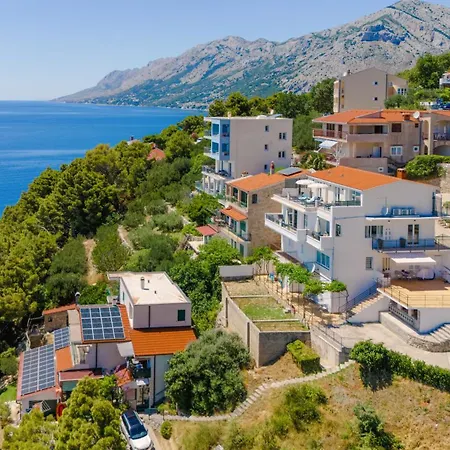 Seaview Nives