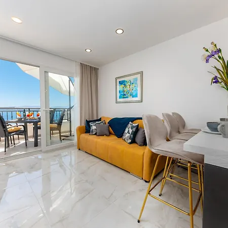 Seaview Nives