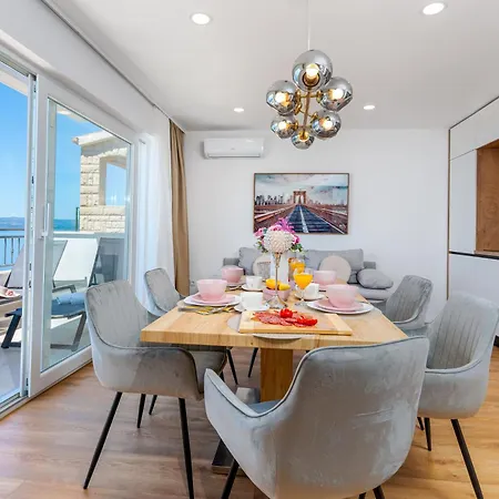 Seaview Nives Apartman *
