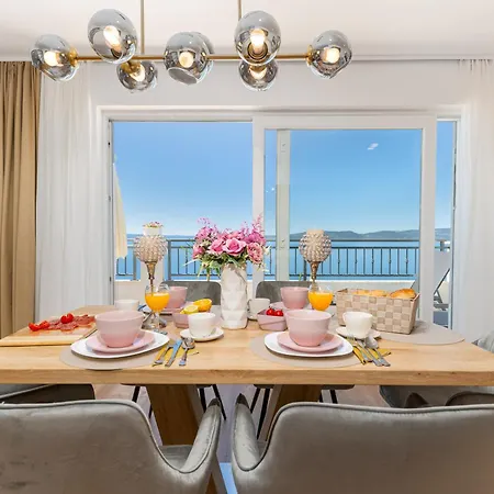 Seaview Nives Apartman *