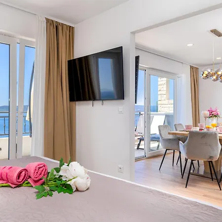 Seaview Nives